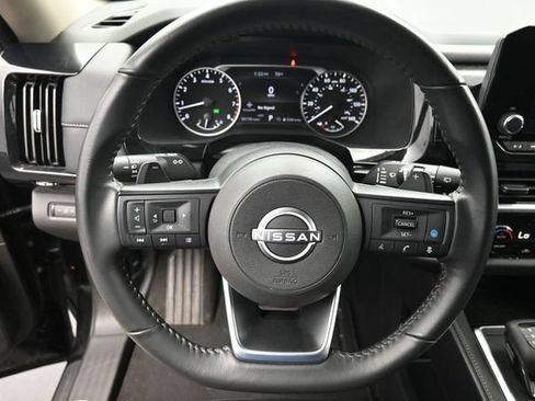 Used 2025 Nissan Pathfinder SV AWD/4WD image 20