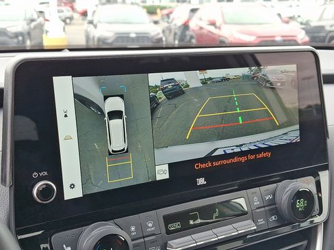 Used 2024 Toyota Grand Highlander XLE image 18