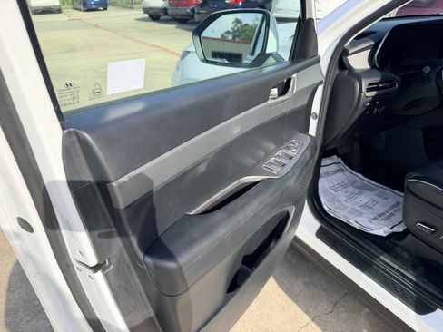 Used 2024 Hyundai Palisade SEL FWD image 13