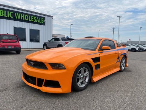 Used 2010 Ford Mustang Coupe RWD image 6