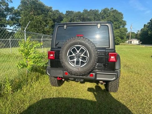 Used 2025 Jeep Wrangler Unlimited Rubicon AWD/4WD image 6