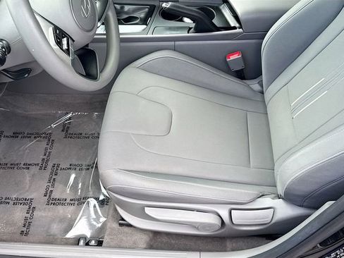 Used 2024 Hyundai Elantra SEL FWD image 20