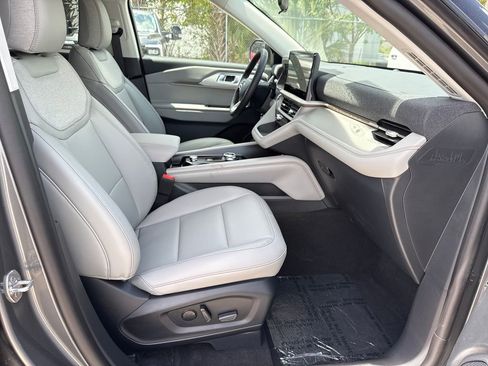 New 2026 Ford Explorer Active w/ Active Comfort Package RWD image 22