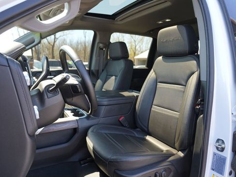 Used 2023 GMC Sierra 3500 Denali w/ Denali Ultimate Package AWD/4WD image 12
