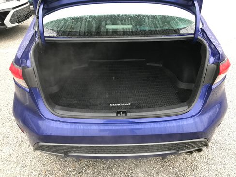 Used 2020 Toyota Corolla SE w/ SE Premium Package image 27