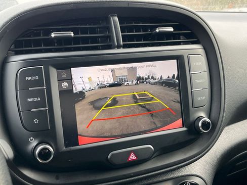 Used 2025 Kia Soul LX w/ LX Technology Package image 21