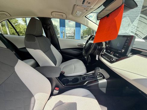 Used 2022 Toyota Corolla LE FWD image 25