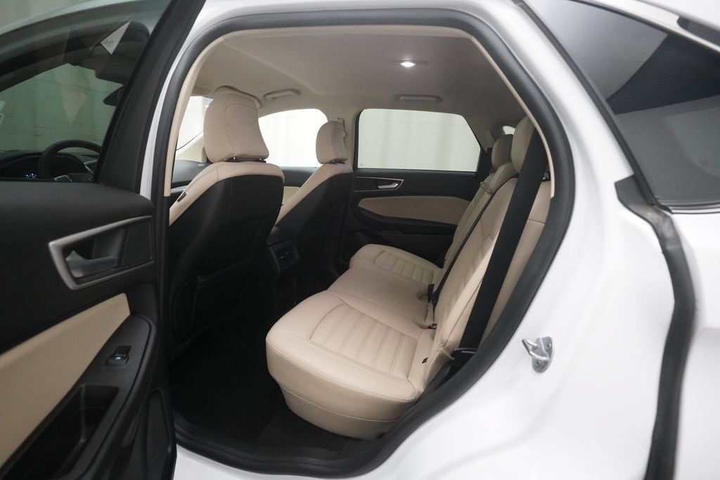 Used 2024 Ford Edge SEL w/ Convenience Package AWD/4WD image 16