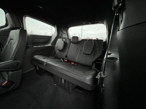 New 2026 Chrysler Pacifica Select image 37