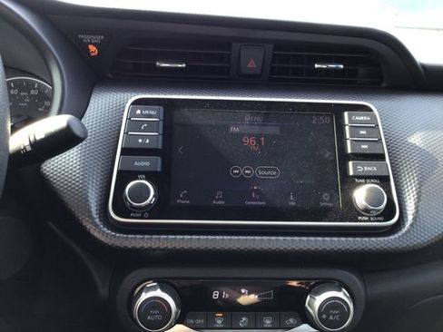 Used 2018 Nissan Kicks SV image 28