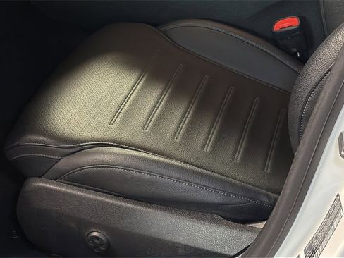 Used 2023 Mercedes-Benz C 300 4MATIC Sedan image 25