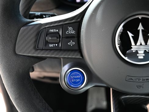 Used 2023 Maserati MC20 Coupe RWD image 31
