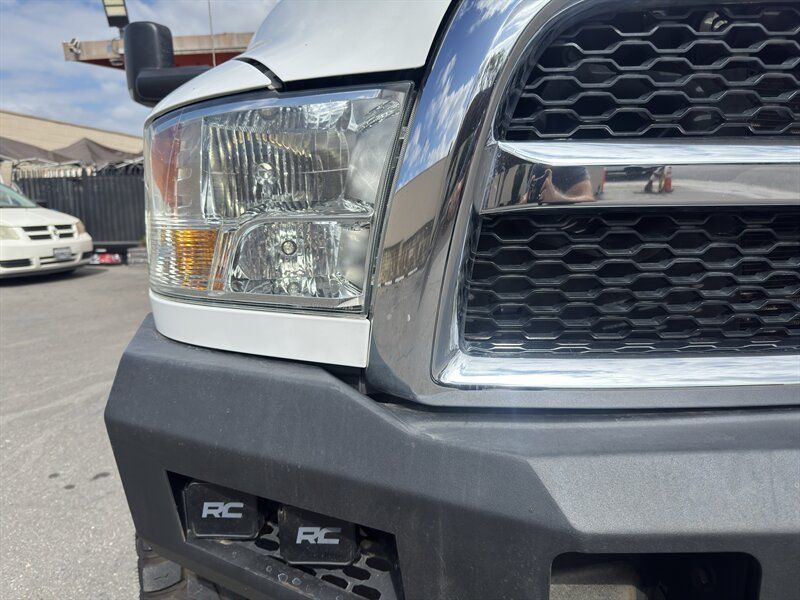 Used 2016 RAM 2500 Tradesman w/ Chrome Appearance Group AWD/4WD image 3