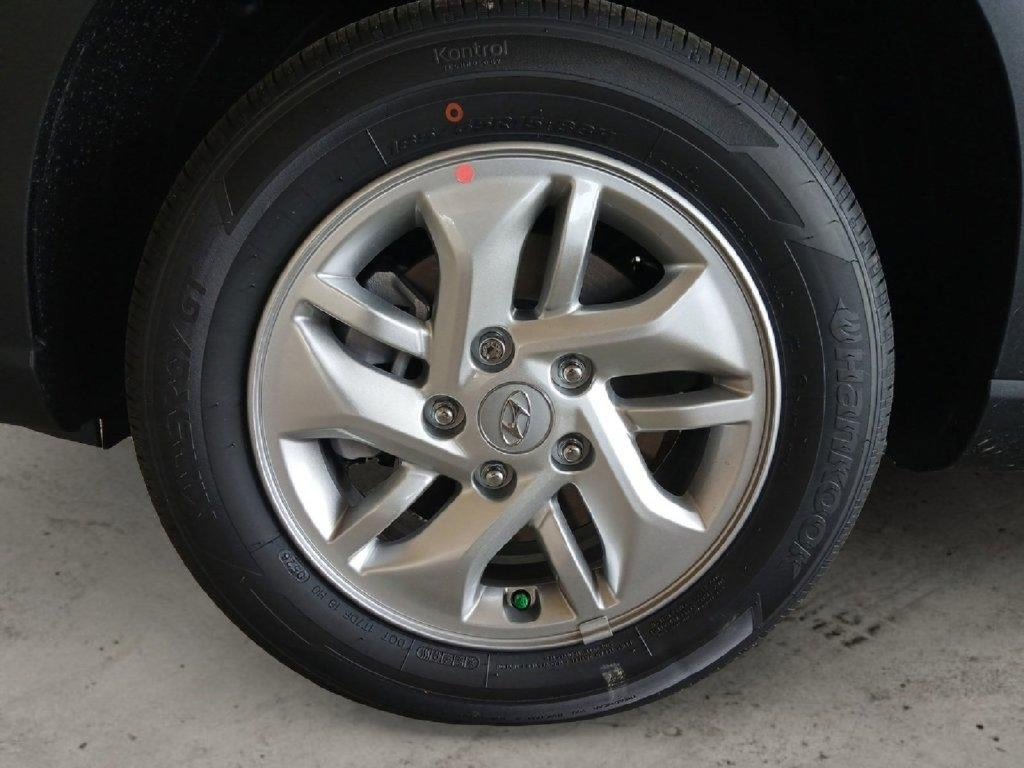 New 2026 Hyundai Venue SE FWD image 14