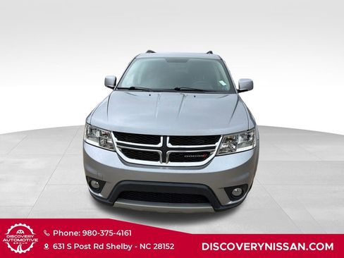 Used 2016 Dodge Journey SXT w/ Comfort/Convenience Group FWD image 2