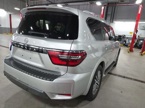 Used 2024 Nissan Armada SL w/ Captain's Chairs Package AWD/4WD image 8