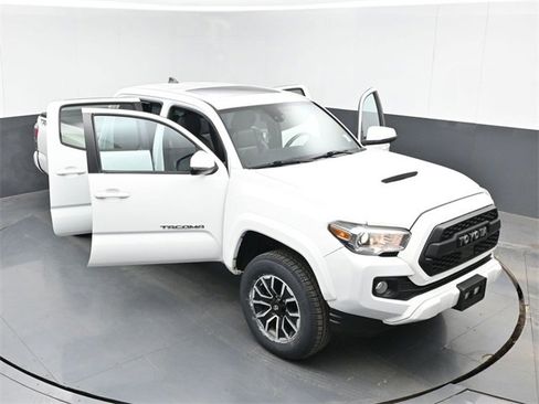 Used 2020 Toyota Tacoma TRD Sport w/ TRD Premium Sport Package image 52