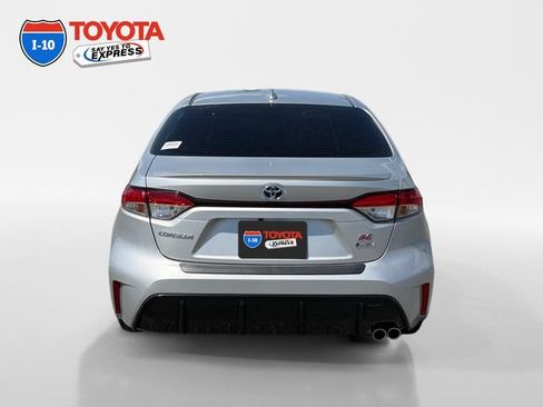 Used 2025 Toyota Corolla SE w/ SE Premium Package FWD image 4