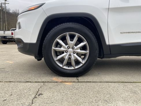 Used 2018 Jeep Cherokee Limited image 38