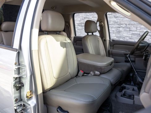 Used 2004 Dodge Ram 2500 Truck SLT w/ Sport Appearance Group image 31