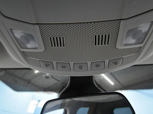 Used 2024 Ford Edge SE image 19