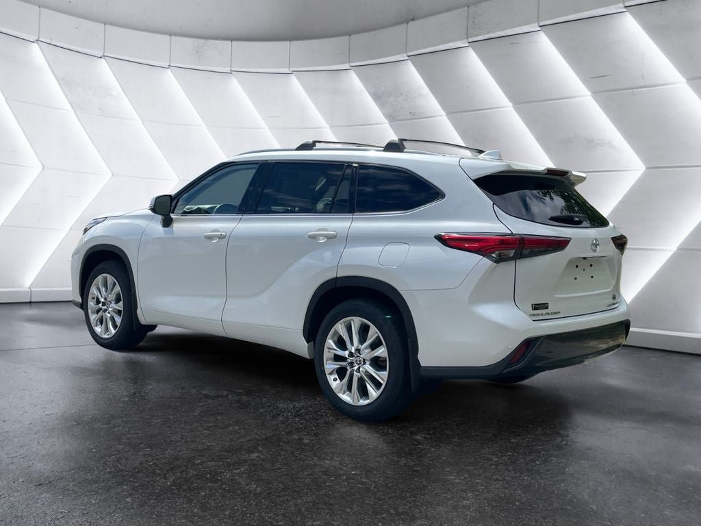 Used 2023 Toyota Highlander Limited AWD/4WD image 4