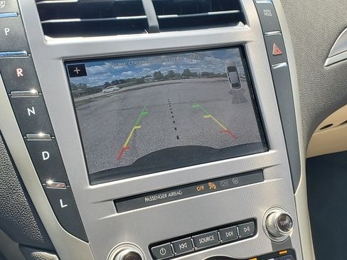 Used 2019 Lincoln MKZ Premiere FWD image 17