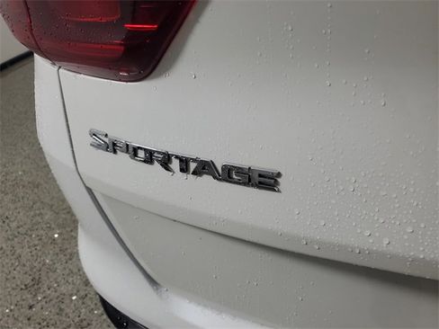 Used 2022 Kia Sportage EX image 6