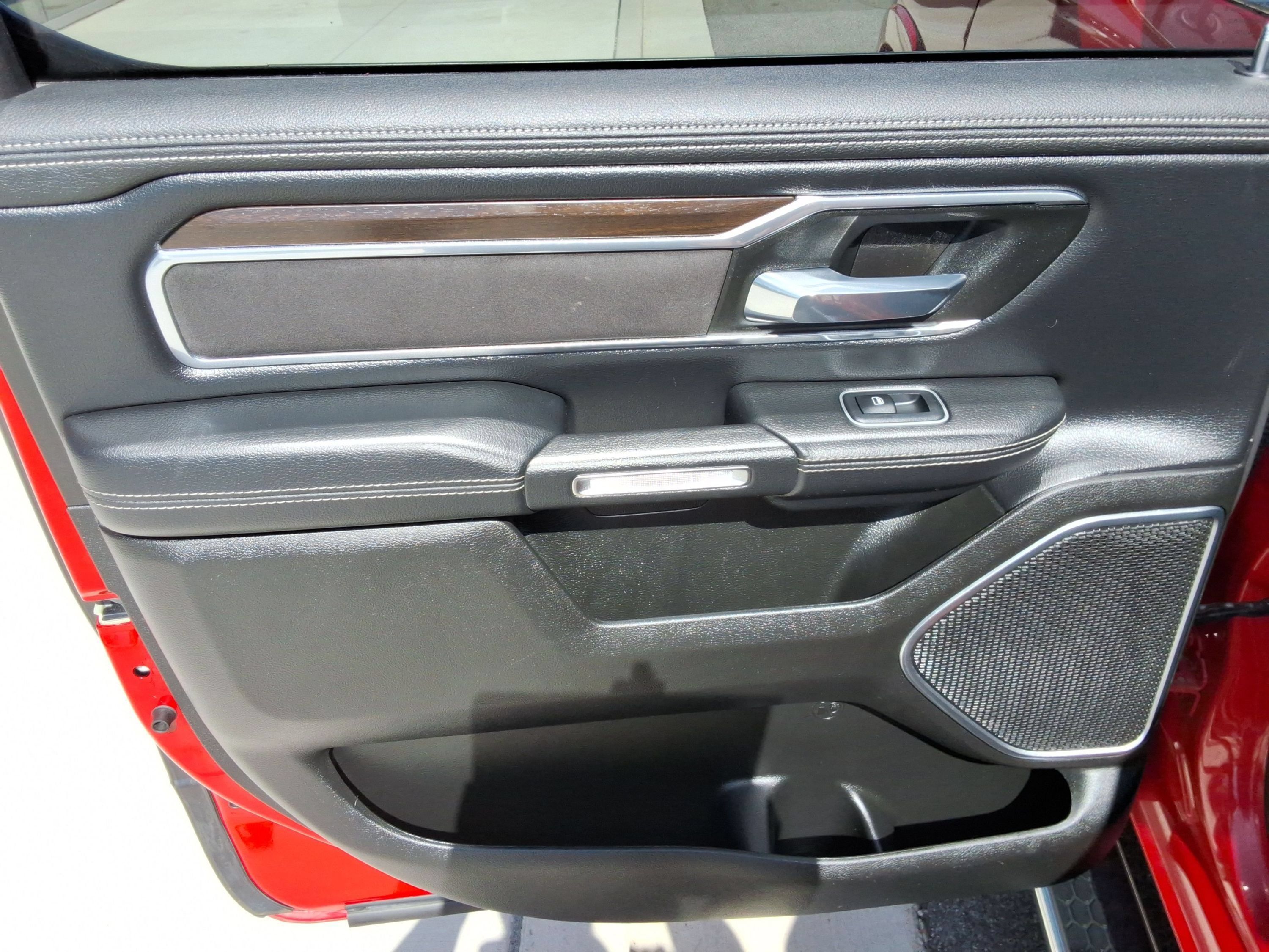 Used 2022 RAM 1500 Laramie AWD/4WD image 25