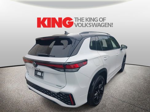New 2025 Volkswagen Tiguan SE R-Line image 7