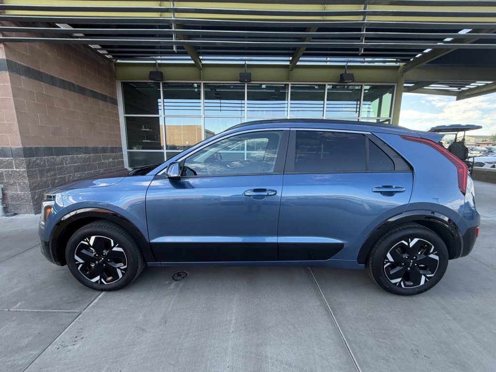 Used 2025 Kia Niro Wind FWD image 7