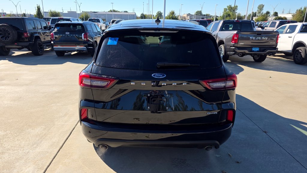 Used 2024 Ford Escape ST-Line AWD/4WD image 4