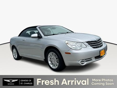 Used 2010 Chrysler Sebring Touring FWD image 1