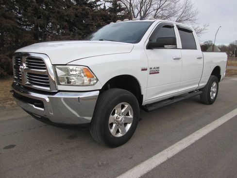 Used 2014 RAM 2500 Big Horn AWD/4WD image 2