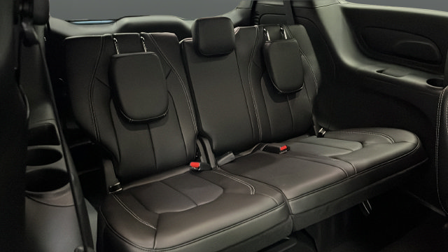 New 2026 Chrysler Pacifica Select FWD image 26