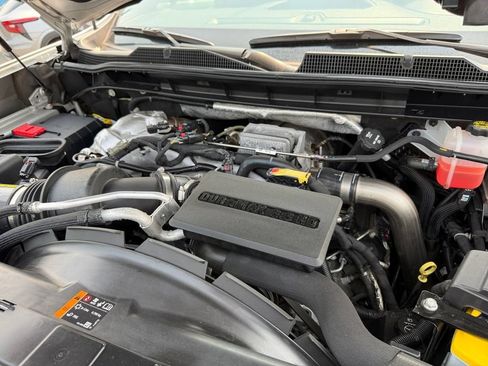 Used 2022 Chevrolet Silverado 3500 High Country AWD/4WD image 28