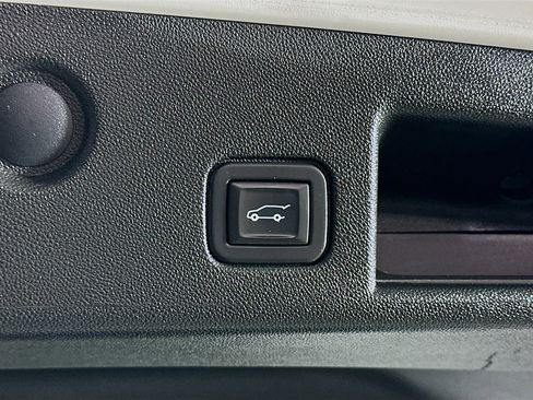 Used 2020 Chevrolet Equinox LT image 29