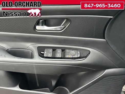 Used 2025 Nissan Murano SV AWD/4WD image 9