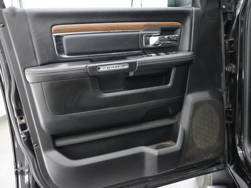 Used 2018 RAM 3500 Laramie image 40