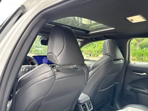Used 2024 Lexus UX 250h F Sport AWD/4WD image 10