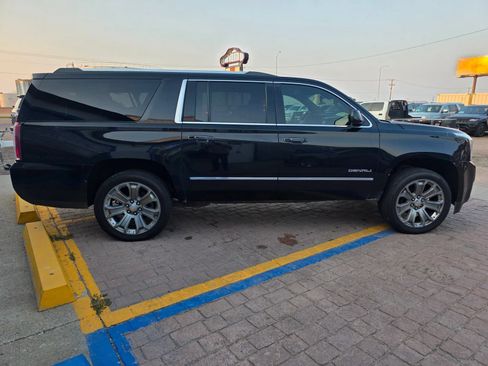 Used 2015 GMC Yukon XL Denali w/ Premium Package AWD/4WD image 4
