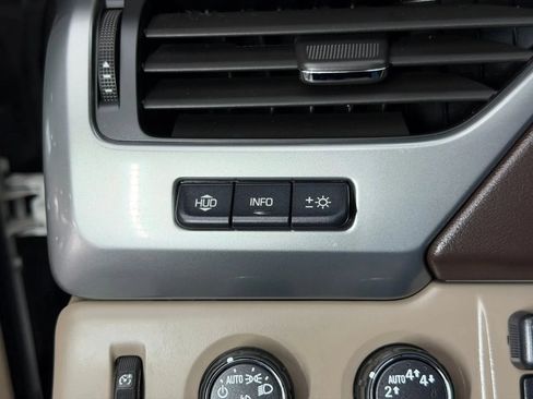 Used 2017 Chevrolet Suburban Premier AWD/4WD image 39