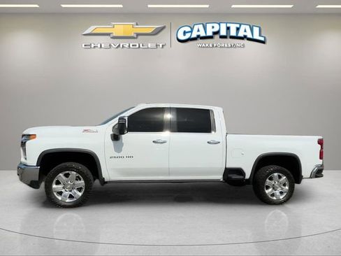 Used 2022 Chevrolet Silverado 2500 LTZ w/ LTZ Plus Package AWD/4WD image 2