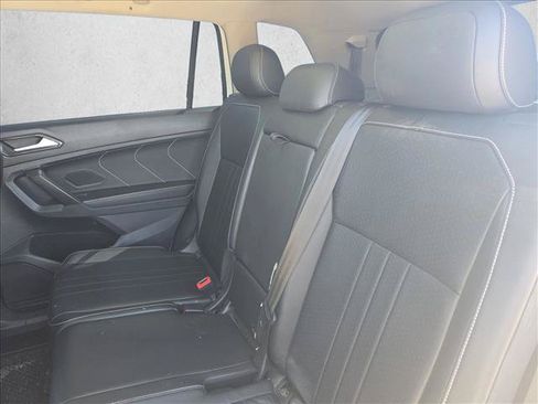 Used 2022 Volkswagen Tiguan SE FWD image 16