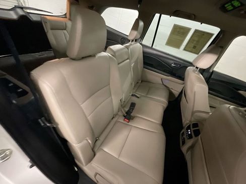 Used 2017 Honda Pilot Touring image 27