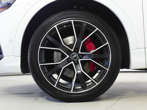 Used 2023 Audi Q8 Premium Plus w/ Premium Plus Package AWD/4WD image 5