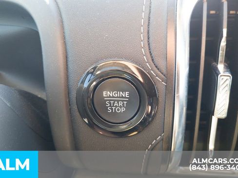 Used 2025 Ford Expedition Platinum w/ Driver's Package AWD/4WD image 14