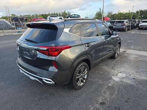 Used 2023 Kia Seltos S w/ Navigation Package FWD image 6