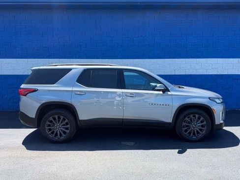 Used 2023 Chevrolet Traverse RS w/ LPO, Floor Liner Package AWD/4WD image 2