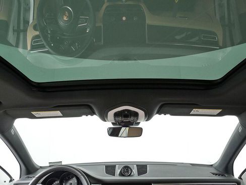 Certified 2026 Porsche Macan Turbo AWD/4WD image 19
